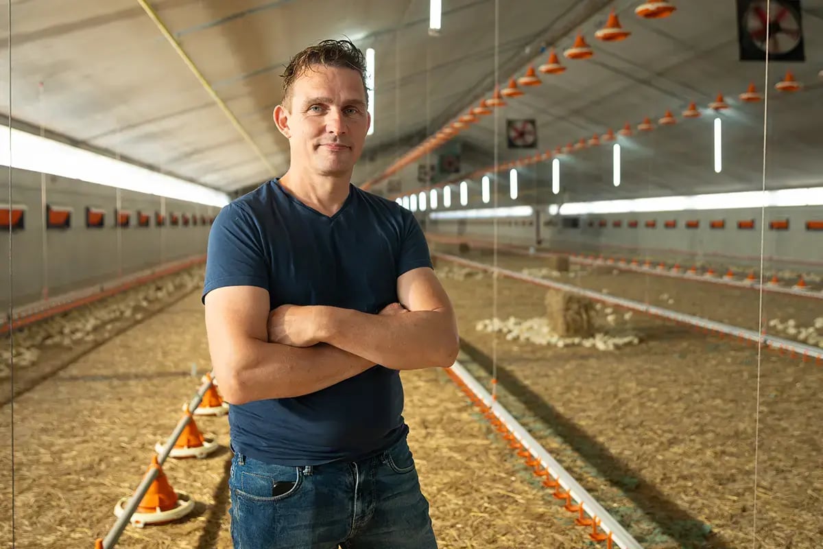 Kleine windmolens op pluimvee boerderij