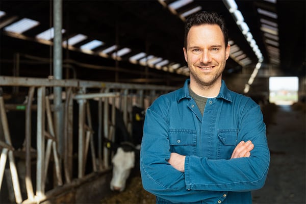 van-dijk-7-farmer-in-milk-shed